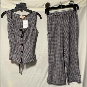 NWT GLG Black/White Gingham Vest & Capri Set Size XS
